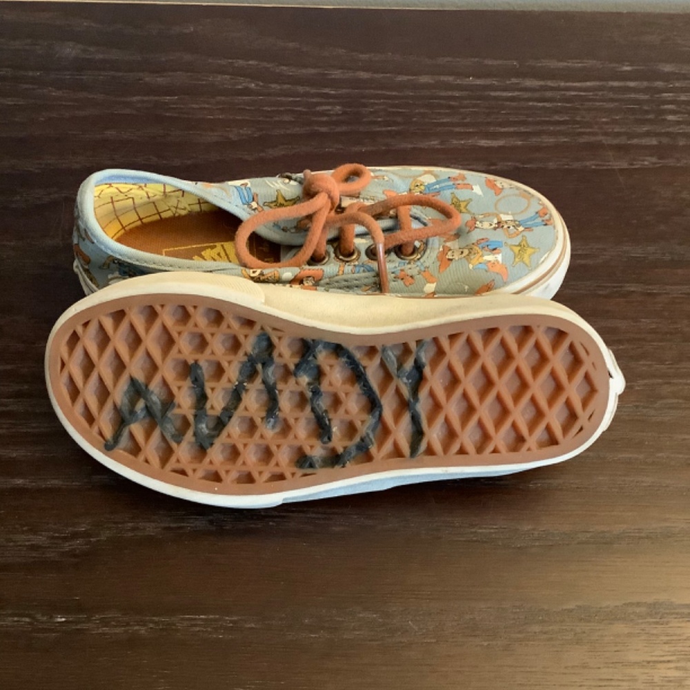 Vans Toy Story theme featuring woody - Picture 3 of 4
